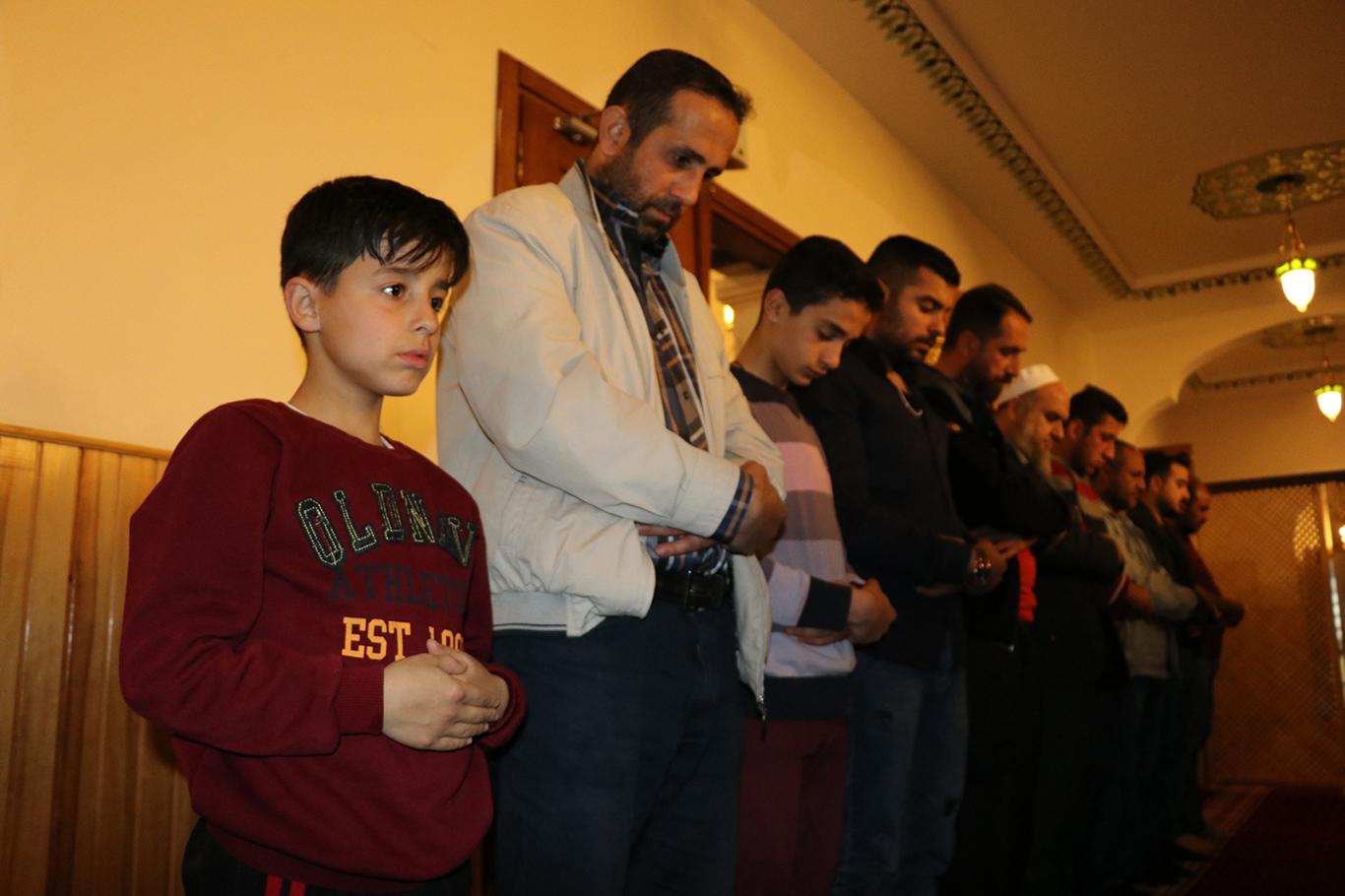 Gaziantep’te Miraç Kandili dualarla ihya edildi Gaziantep’te Miraç Kandili dualarla ihya edildi